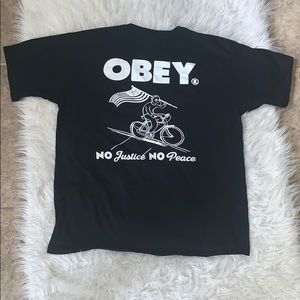 Large Obey Short Sleeve Tshirt